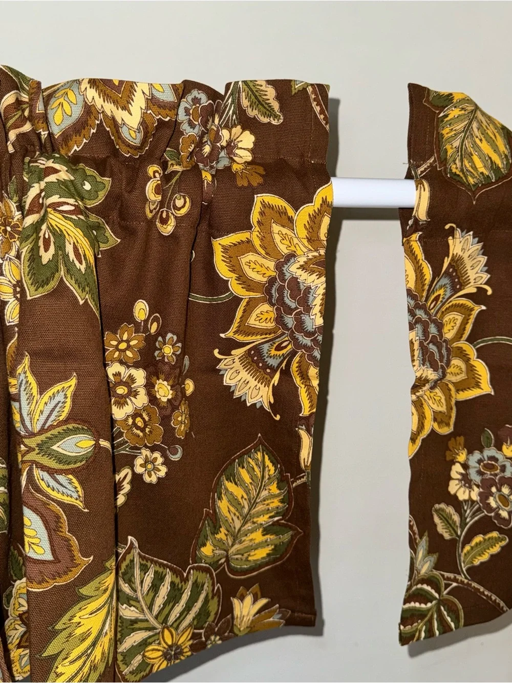 New Set Of 2 Brown Floral Valance